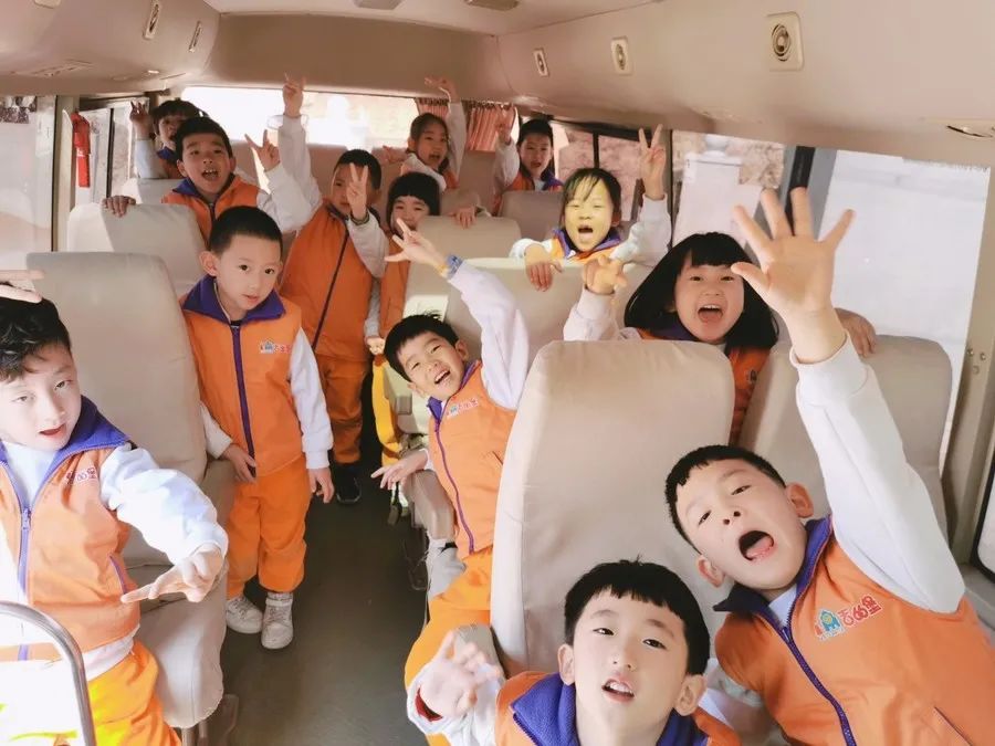 “亲近自然 拥抱春天”—艺源吉堡幼儿园大班“挖野菜”自然生态体验！